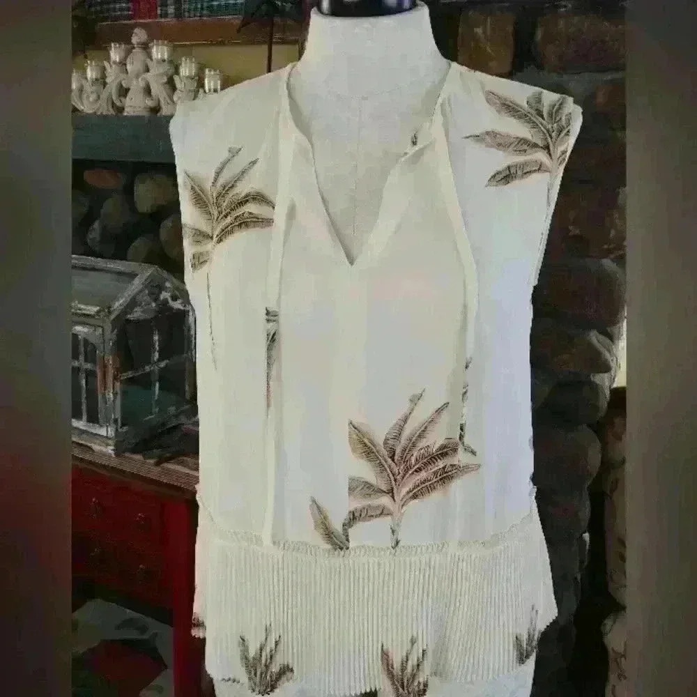 NWOT Women's Worthington Sleeveless Top